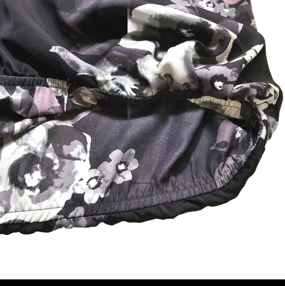 Lane Bryant 3/4 sleeve black floral Loose casual blouse, plus size 26/28 Or 4XL - Picture 5 of 12